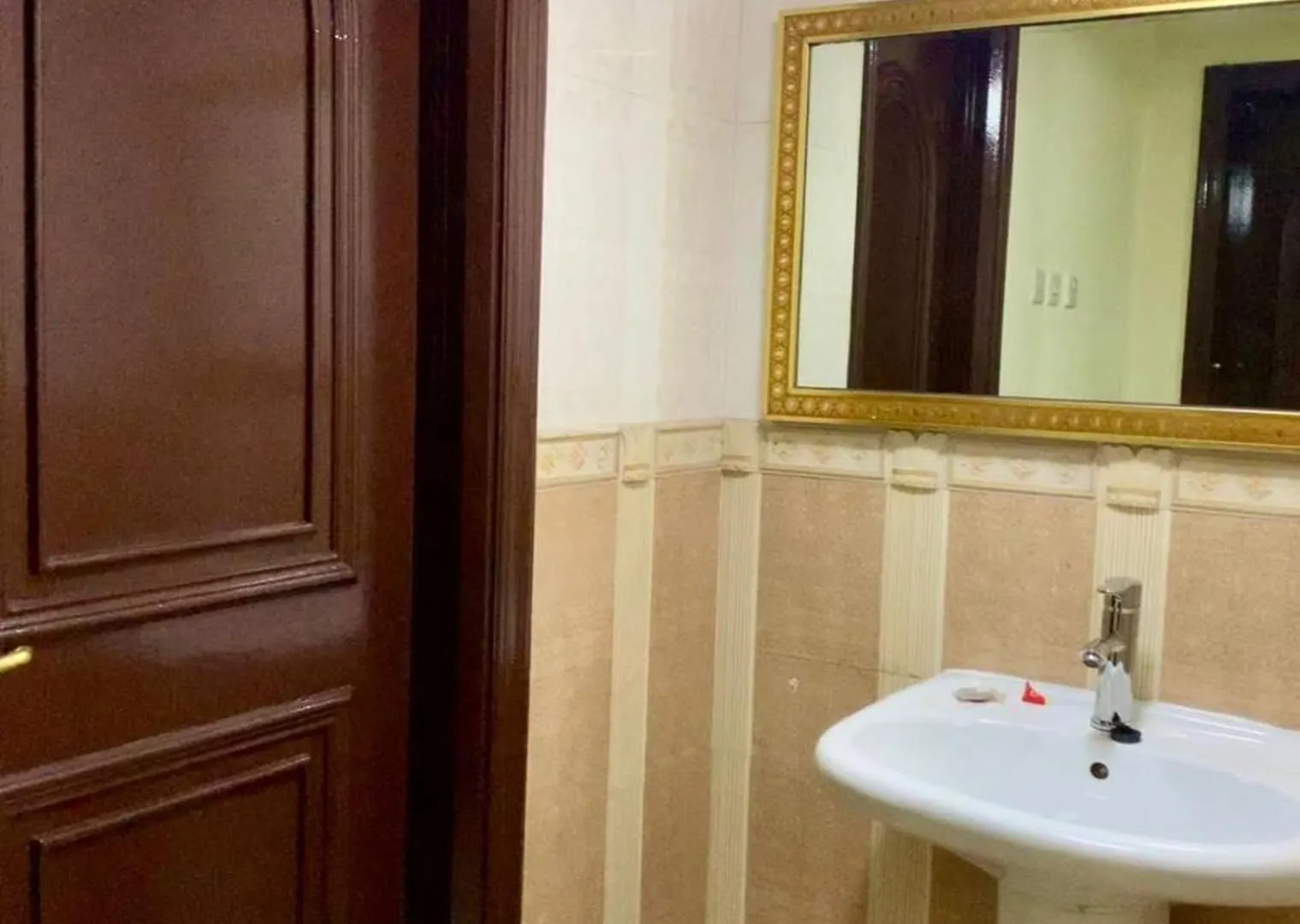 Room In Holiday House - Luxury Five-Person Room Dubai Guest house