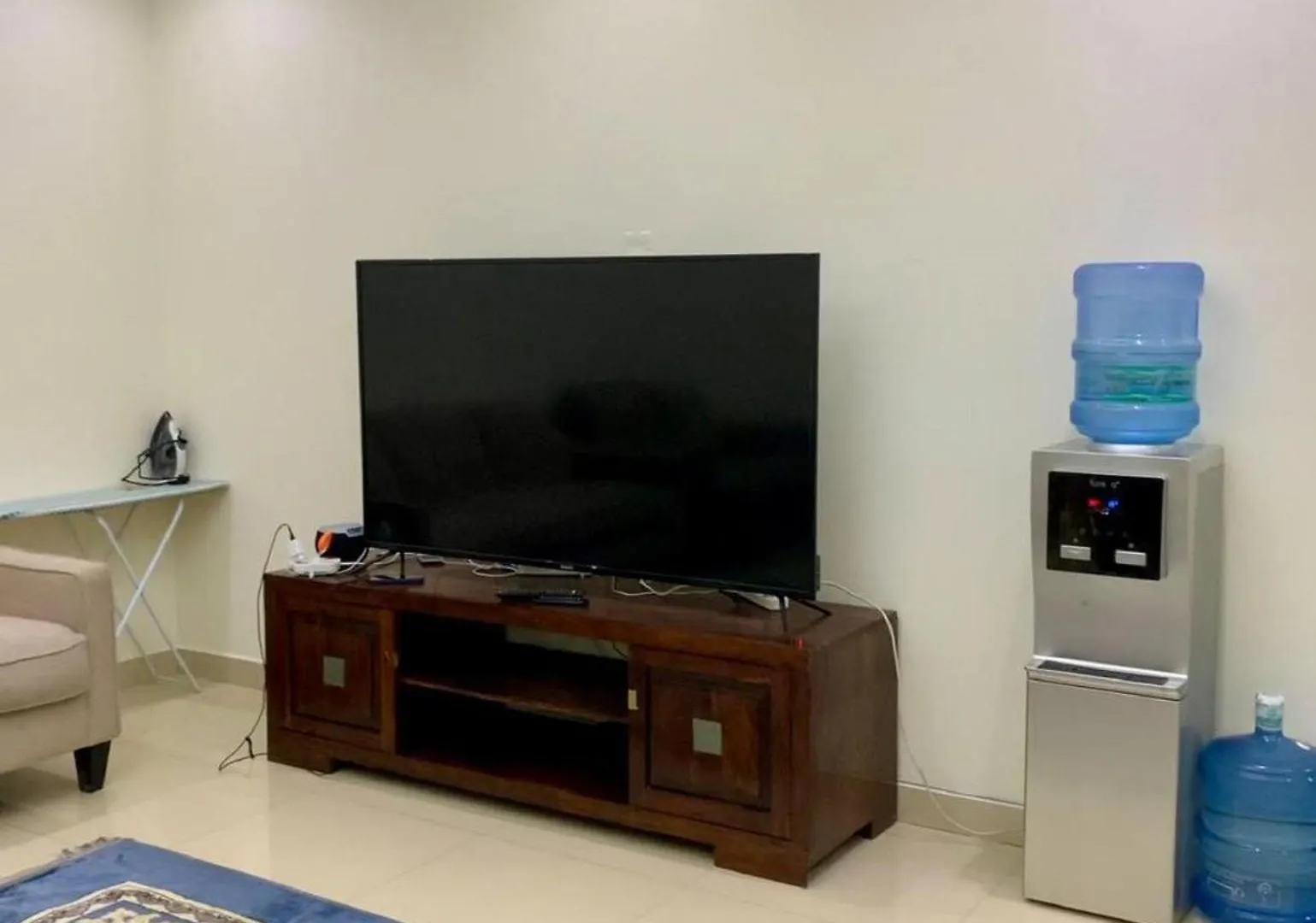 Guest house Room In Holiday House - Luxury Five-Person Room Dubai United Arab Emirates